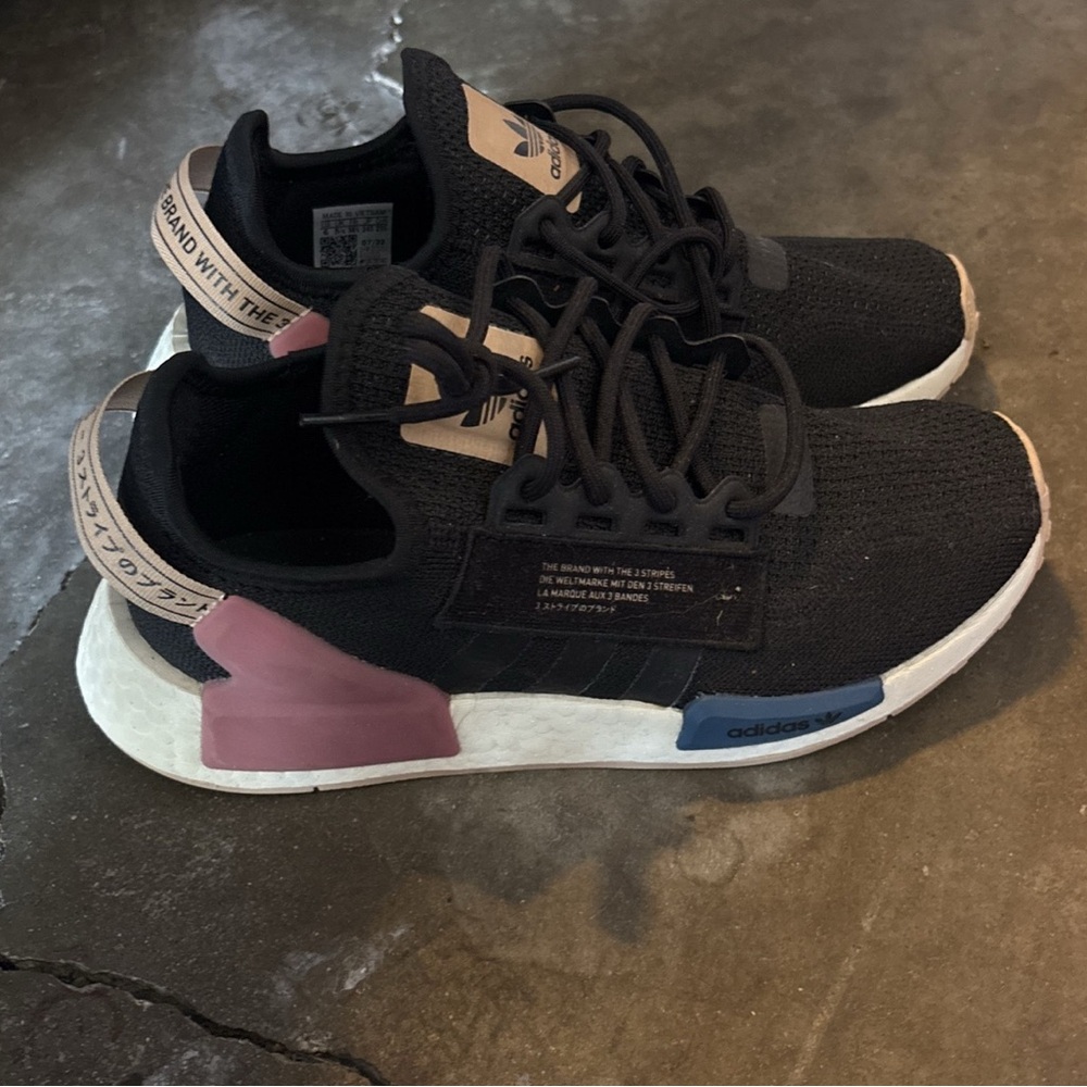 6.5 youth Adidas’s NMD
